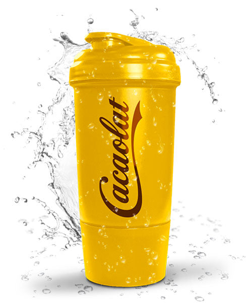 Shaker BIG Cacaolat amarillo, fotografía con salpicaduras de agua